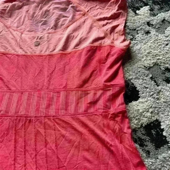 Lululemon Coral Pink Stride Tech Run Cap Sleeve Tee w/ Mesh Panel Womens Size 10 - Picture 10 of 10